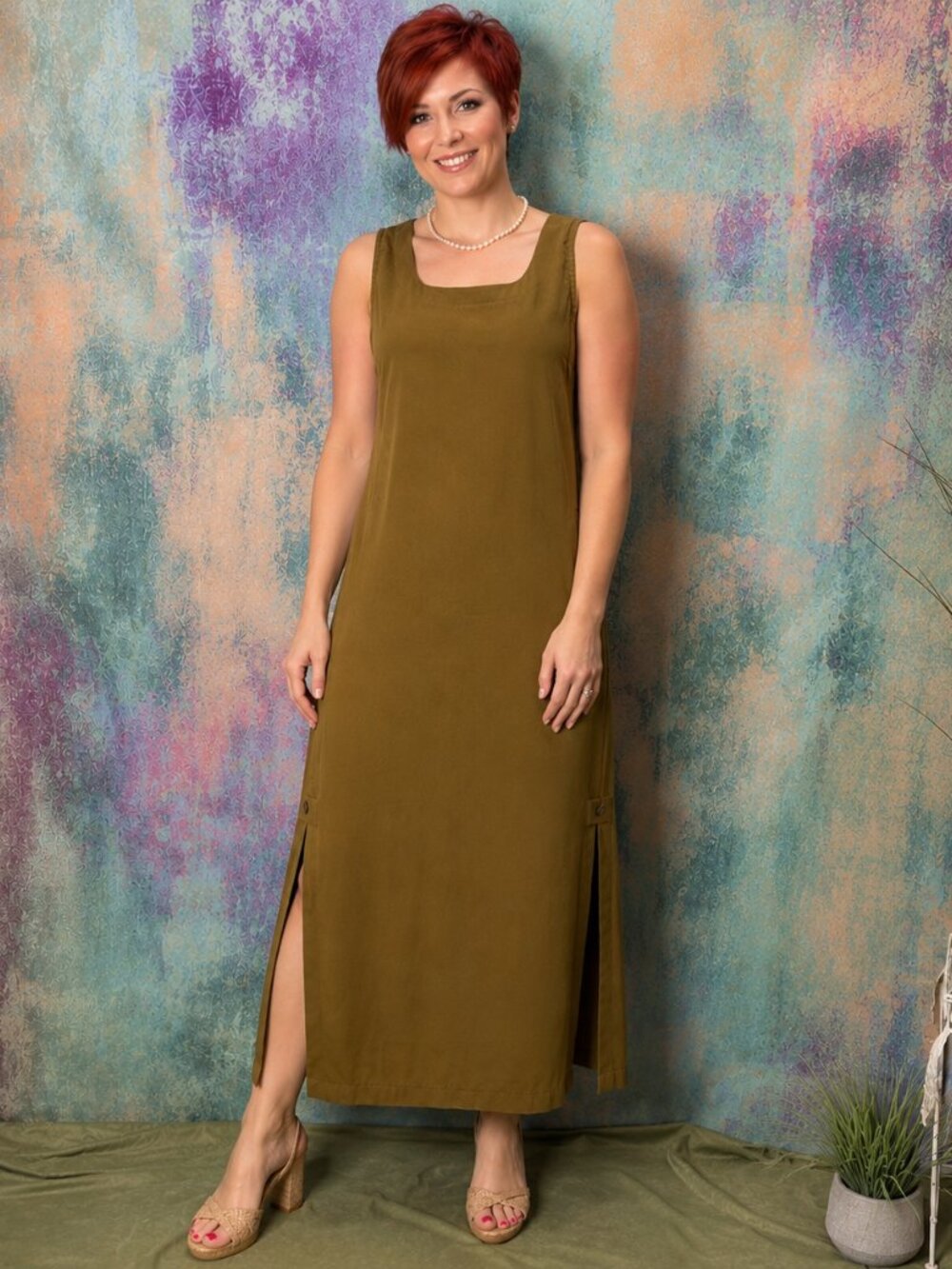 📌 Melissa Collection Relaxed Fit Shift Silhouette Olive Green Midi Dress